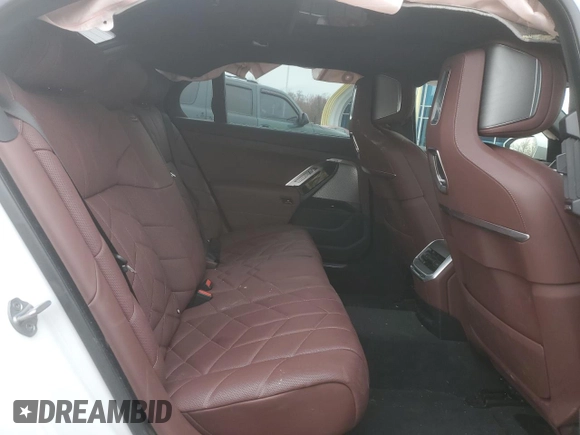 2024 BMW 7 Series 760i xDrive with VIN WBA33EJ00RCP82020, listed as a Copart auction lot 52147535 with 18,563 mi miles and Salvage Title. Bid and sale history available at carsss.com. Image 10.