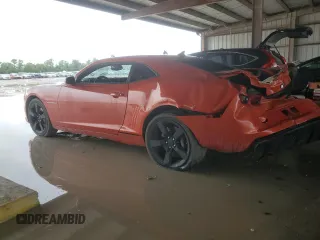 2010 Chevrolet Camaro 2SS z VIN 2G1FK1EJ9A9162009, wystawiony jako Copart lot #53814365 z przebiegiem 201 200 mil mil oraz Szkody całkowita. Historia ofert i sprzedaży dostępna na DreamBid. Obrazek 2.