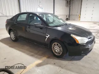 2008 Ford Focus SE z VIN 1FAHP35N98W121449, wystawiony jako Copart lot #60323735 z przebiegiem 83 990 mil mil oraz Czysty tytuł • Clean title. Historia ofert i sprzedaży dostępna na DreamBid. Obrazek 4.