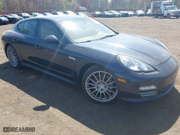 2011 Porsche Panamera with VIN WP0AA2A78BL013850, listed as a IAAI auction lot 42095245 with 104,730 mi miles. Bid and sale history available at carsss.com. Image 1.
