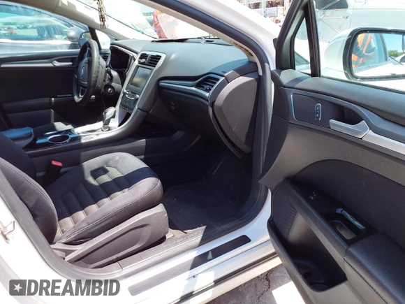 2013 Ford Fusion SE with VIN 3FA6P0H71DR361997, listed as a IAAI auction lot 42101072 with 136,741 mi miles and . Bid and sale history available at carsss.com. Image 5.