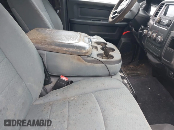 2015 Ram 1500 Express z VIN 1C6RR6KT1FS542543, wystawiony jako IAAI lot #42088483 z przebiegiem 232 955 mil mil oraz . Historia ofert i sprzedaży dostępna na DreamBid. Obrazek 5.