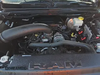 2020 Ram 1500 Big Horn z VIN 1C6RREFT8LN312223, wystawiony jako Copart lot #64540805 z przebiegiem 84 182 mil mil oraz Czysty tytuł • Clean title. Historia ofert i sprzedaży dostępna na DreamBid. Obrazek 14.