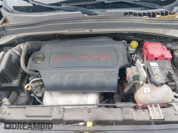 2019 Jeep Renegade Latitude z VIN ZACNJABBXKPJ76703, wystawiony jako IAAI lot #42151566 z przebiegiem 91 372 mil mil oraz . Historia ofert i sprzedaży dostępna na DreamBid. Obrazek 10.