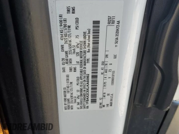 2020 Ford Transit Passenger XL z VIN 1FBAX2C8XLKA60992, wystawiony jako Copart lot #56517485 z przebiegiem 83 982 mil mil oraz Szkoda całkowita • Salvage title. Historia ofert i sprzedaży dostępna na DreamBid. Obrazek 13.
