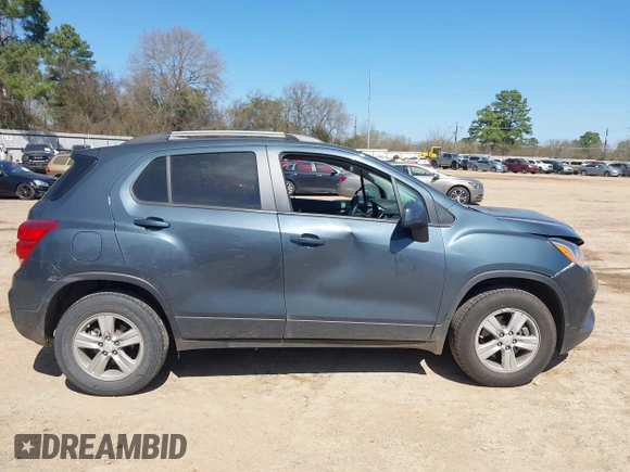 2021 Chevrolet Trax LT with VIN KL7CJPSB3MB323158, listed as a IAAI auction lot 41743200 with 91,229 mi miles. Bid and sale history available at carsss.com. Image 13.