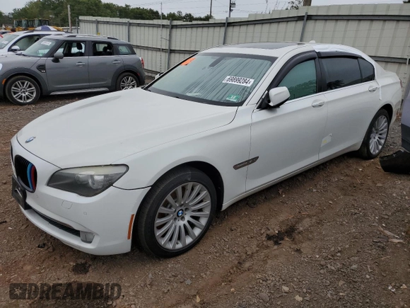 2012 BMW 7 Series 750Li xDrive z VIN WBAKC8C54CC434833, wystawiony jako Copart lot #69899284 z przebiegiem 110 959 mil mil oraz Szkoda całkowita • Salvage title. Historia ofert i sprzedaży dostępna na DreamBid. Obrazek 1.