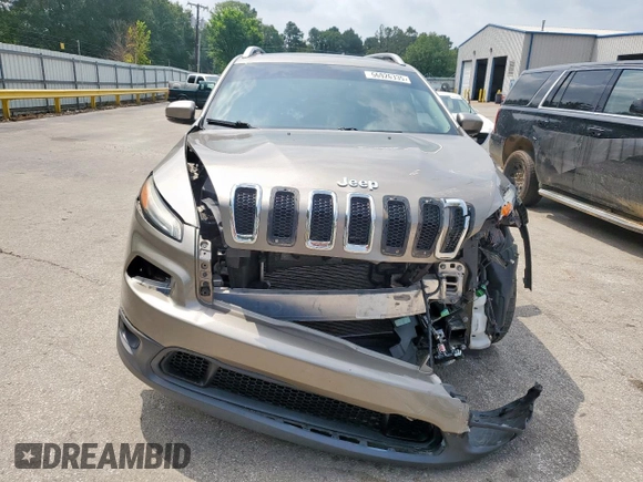 2017 Jeep Cherokee Latitude z VIN 1C4PJLCB3HW502519, wystawiony jako Copart lot #56926335 z przebiegiem 47 549 mil mil oraz Szkoda całkowita • Salvage title. Historia ofert i sprzedaży dostępna na DreamBid. Obrazek 5.
