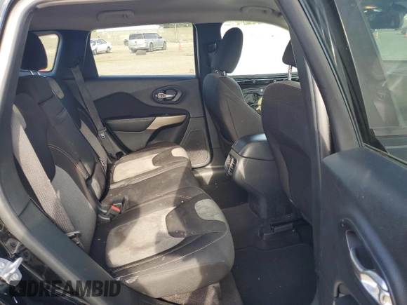 2017 Jeep Cherokee Sport z VIN 1C4PJMAB5HW583337, wystawiony jako Copart lot #58088685 z przebiegiem 130 494 mil mil oraz Szkoda całkowita • Salvage title. Historia ofert i sprzedaży dostępna na DreamBid. Obrazek 11.
