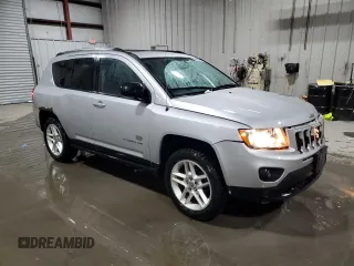 2011 Jeep Compass Limited with VIN 1J4NF5FB5BD201425, listed as a Copart auction lot 44786525 with 132,885 mi miles and Salvage Title. Bid and sale history available at carsss.com. Image 4.