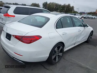 2025 Mercedes-Benz C 300 z VIN W1KAF4HB7SR250324, wystawiony jako IAAI lot #42404658 z przebiegiem 9 117 mil mil oraz . Historia ofert i sprzedaży dostępna na DreamBid. Obrazek 4.