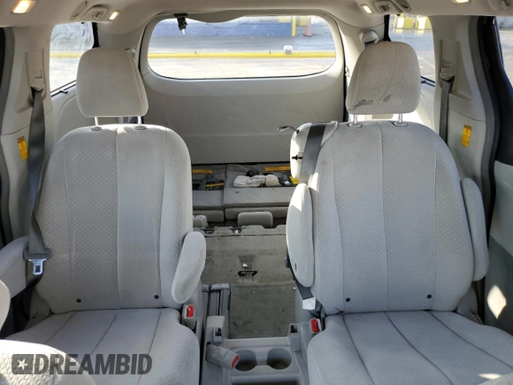 2014 Toyota Sienna LE AAS with VIN 5TDKK3DC8ES517561, listed as a Copart auction lot 86393114 with 212,231 mi miles and Clean Title. Bid and sale history available at DreamBid. Image 10.