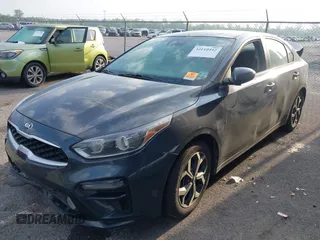 2021 Kia Forte LXS z VIN 3KPF24AD8ME263248, wystawiony jako IAAI lot #42110442 z przebiegiem 76 323 mil mil oraz . Historia ofert i sprzedaży dostępna na DreamBid. Obrazek 2.