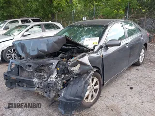 2011 Toyota Camry LE z VIN 4T1BF3EK6BU664247, wystawiony jako IAAI lot #42298606 z przebiegiem Nie podano mil oraz . Historia ofert i sprzedaży dostępna na DreamBid. Obrazek 2.