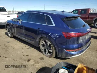 2021 Audi e-tron Premium z VIN WA1AAAGE9MB023564, wystawiony jako Copart lot #43758054 z przebiegiem 28 448 mil mil oraz Szkody całkowita. Historia ofert i sprzedaży dostępna na DreamBid. Obrazek 2.