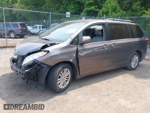 2015 Toyota Sienna XLE with VIN 5TDYK3DC6FS553695, listed as a IAAI auction lot 42418507 with 137,677 mi miles and . Bid and sale history available at DreamBid. Image 17.