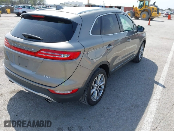 2017 Lincoln MKC Select with VIN 5LMCJ2C9XHUL36333, listed as a IAAI auction lot 41932497 with 111,065 mi miles and . Bid and sale history available at DreamBid. Image 4.