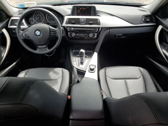 2016 BMW 3 Series 320i z VIN WBA8A9C53GK617979, wystawiony jako Copart lot #64687754 z przebiegiem 101 718 mil mil oraz Szkoda całkowita • Salvage title. Historia ofert i sprzedaży dostępna na DreamBid. Obrazek 8.