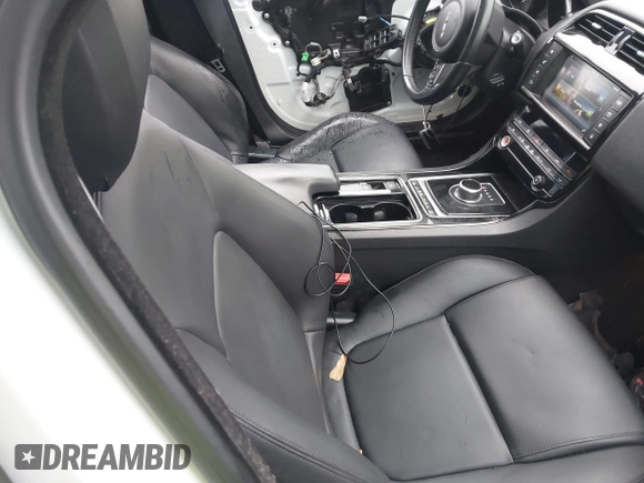 2018 Jaguar XE 25t Premium with VIN SAJAD4FX8JCP24380, listed as a IAAI auction lot 41423753 with 90,623 mi miles. Bid and sale history available at carsss.com. Image 5.