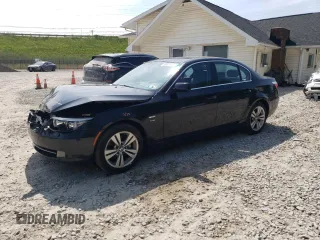 2009 BMW 5 Series 528i xDrive z VIN WBANV13549C153381, wystawiony jako Copart lot #60071845 z przebiegiem 134 836 mil mil oraz Szkoda całkowita • Salvage title. Historia ofert i sprzedaży dostępna na DreamBid. Obrazek 1.