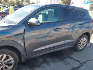 2016 Hyundai Tucson SE z VIN KM8J23A47GU107823, wystawiony jako IAAI lot #41732096 z przebiegiem 158 931 mil mil oraz . Historia ofert i sprzedaży dostępna na DreamBid. Obrazek 6.