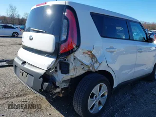 2015 Kia Soul with VIN KNDJN2A23F7136379, listed as a IAAI auction lot 41853304 with 90,697 mi miles. Bid and sale history available at carsss.com. Image 6.