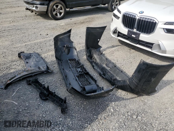 2024 Toyota 4Runner SR5 z VIN JTEMU5JR4R6284870, wystawiony jako Copart lot #56626445 z przebiegiem 20 658 mil mil oraz Szkoda całkowita • Salvage title. Historia ofert i sprzedaży dostępna na DreamBid. Obrazek 13.