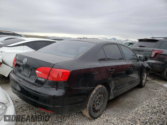 2012 Volkswagen Jetta SE z VIN 3VWDP7AJXCM325248, wystawiony jako Copart lot #49160574 z przebiegiem 77 764 mil mil oraz Szkody całkowita. Historia ofert i sprzedaży dostępna na DreamBid. Obrazek 3.