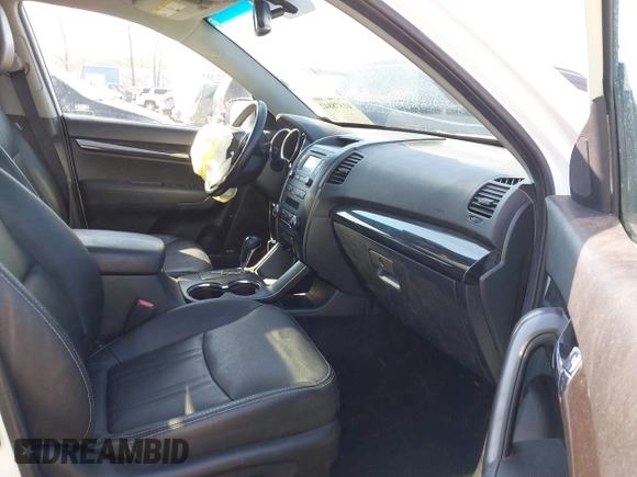 2013 Kia Sorento EX with VIN 5XYKUDA26DG411648, listed as a IAAI auction lot 41878842 with 87,631 mi miles. Bid and sale history available at carsss.com. Image 5.