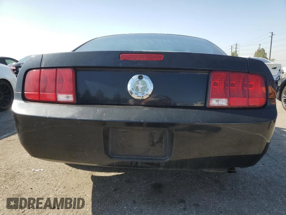 2007 Ford Mustang Deluxe with VIN 1ZVFT80N975270883, listed as a Copart auction lot 55092655 with 189,336 mi miles and Clean Title. Bid and sale history available at carsss.com. Image 6.