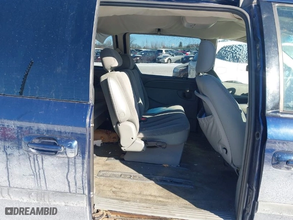 2006 Chrysler Town & Country SWB with VIN 1A4GP45R86B517370, listed as a IAAI auction lot 41638601 with NaN miles. Bid and sale history available at carsss.com. Image 8.