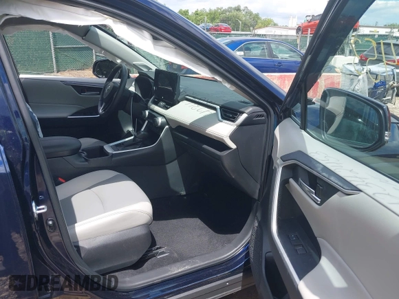 2024 Toyota RAV4 XLE Premium with VIN 2T3A1RFV4RW411404, listed as a IAAI auction lot 42342453 with 20,741 mi miles and . Bid and sale history available at DreamBid. Image 5.