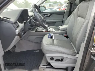 2019 Audi Q7 Premium Plus z VIN WA1LHAF79KD037702, wystawiony jako Copart lot #59628035 z przebiegiem Nie podano mil oraz Szkoda całkowita • Salvage title. Historia ofert i sprzedaży dostępna na DreamBid. Obrazek 7.