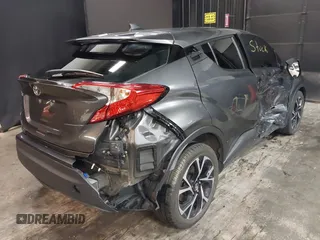 2019 Toyota C-HR XLE z VIN NMTKHMBX3KR083103, wystawiony jako IAAI lot #41935669 z przebiegiem 39 841 mil mil oraz . Historia ofert i sprzedaży dostępna na DreamBid. Obrazek 4.