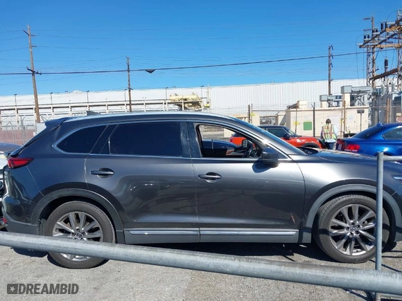 2017 Mazda CX-9 Signature with VIN JM3TCBEY2H0131030, listed as a IAAI auction lot 41644367 with 193,231 mi miles. Bid and sale history available at carsss.com. Image 13.