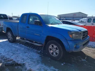 2008 Toyota Tacoma PreRunner with VIN 5TETU62N88Z592529, listed as a IAAI auction lot 41628653 with 225,946 mi miles. Bid and sale history available at carsss.com. Image 1.