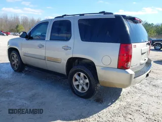 2007 GMC Yukon SLE w/3SA with VIN 1GKFC13C57R317747, listed as a IAAI auction lot 41628540 with 204,705 mi miles. Bid and sale history available at carsss.com. Image 3.
