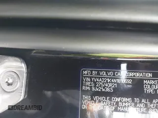 2022 Volvo XC90 Momentum with VIN YV4A221K4N1810692, listed as a IAAI auction lot 40707275 with 44,746 mi miles. Bid and sale history available at carsss.com. Image 9.