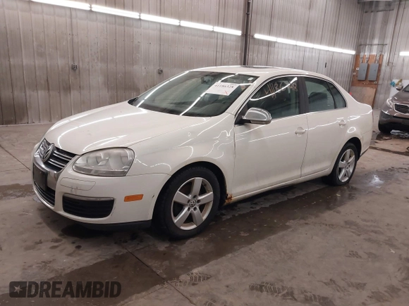 2008 Volkswagen Jetta Sedan SE with VIN 3VWRM71K78M161276, listed as a IAAI auction lot 41186328 with 179,096 mi miles. Bid and sale history available at carsss.com. Image 2.