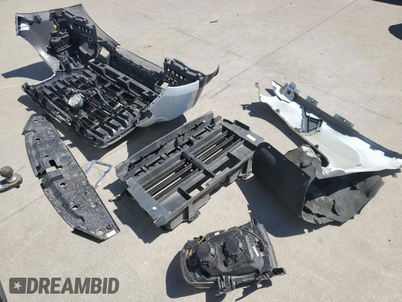 2021 GMC Canyon 2WD Elevation with VIN 1GTG5CENXM1293587, listed as a Copart auction lot 48582395 with 18,708 mi miles and Salvage title. Bid and sale history available at DreamBid. Image 12.