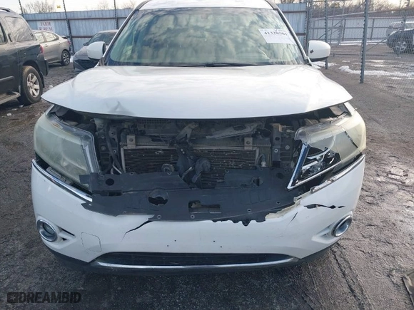 2014 Nissan Pathfinder SV with VIN 5N1AR2MN8EC637263, listed as a IAAI auction lot 41328501 with 139,518 mi miles. Bid and sale history available at carsss.com. Image 6.