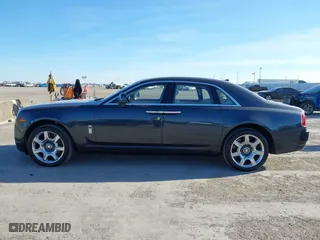 2011 Rolls-Royce Ghost with VIN SCA664S5XBUX49688, listed as a IAAI auction lot 40971162 with 17,595 mi miles. Bid and sale history available at carsss.com. Image 14.