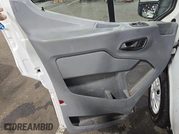 2015 Ford Transit Cargo with VIN 1FTNR1ZM9FKA60864, listed as a IAAI auction lot 42685568 with 154,262 mi miles and . Bid and sale history available at DreamBid. Image 31.