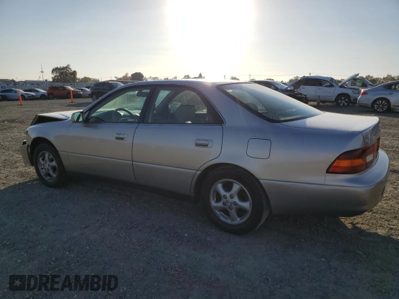 1998 Lexus ES 300 Luxury Sport Sdn with VIN JT8BF28G6W5019411, listed as a Copart auction lot 77497114 with 167,288 mi miles and Salvage Title. Bid and sale history available at carsss.com. Image 2.