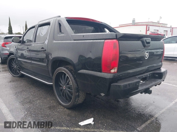 2007 Cadillac Escalade EXT with VIN 3GYFK62887G197848, listed as a IAAI auction lot 42100948 with 154,695 mi miles. Bid and sale history available at carsss.com. Image 3.