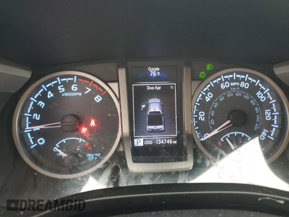 2018 Toyota Tacoma SR5 z VIN 3TMAZ5CN6JM075279, wystawiony jako Copart lot #55894855 z przebiegiem 134 746 mil mil oraz Szkoda całkowita • Salvage title. Historia ofert i sprzedaży dostępna na DreamBid. Obrazek 9.