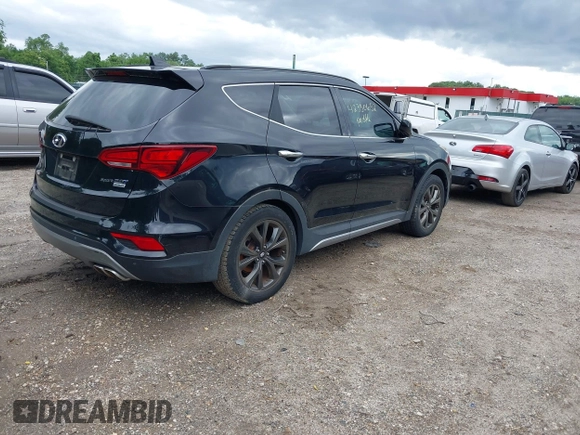 2017 Hyundai Santa Fe Ultimate z VIN 5XYZW4LA9HG416653, wystawiony jako IAAI lot #42350652 z przebiegiem 122 000 mil mil oraz . Historia ofert i sprzedaży dostępna na DreamBid. Obrazek 4.
