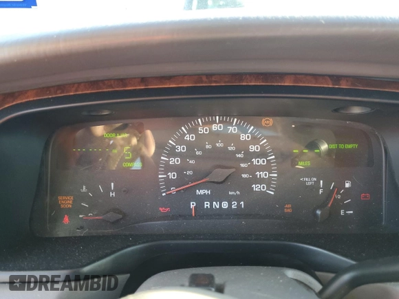 2002 Lincoln Town Car Signature z VIN 1LNHM82W92Y671562, wystawiony jako Copart lot #47391265 z przebiegiem Nie podano mil oraz Szkoda całkowita • Salvage title. Historia ofert i sprzedaży dostępna na DreamBid. Obrazek 9.