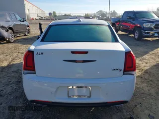 2021 Chrysler 300 with VIN 2C3CCABG1MH595841, listed as a IAAI auction lot 41826140 with 40,417 mi miles. Bid and sale history available at carsss.com. Image 17.