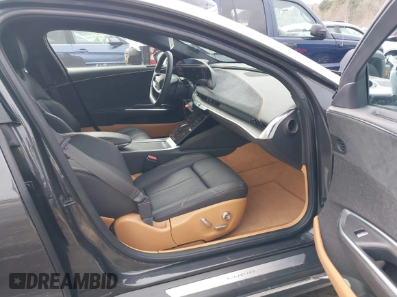 2023 Lucid Air Grand Touring z VIN 50EA1GBA6PA005316, wystawiony jako IAAI lot #41591359 z przebiegiem 4571 mil mil oraz . Historia ofert i sprzedaży dostępna na DreamBid. Obrazek 5.